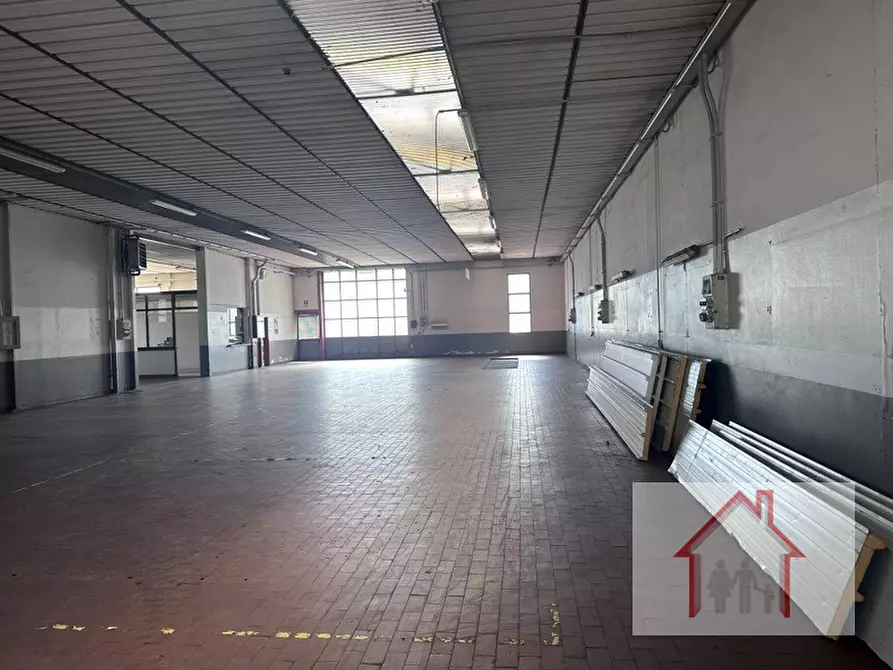 Immagine 10 di Capannone industriale in vendita  a Spresiano