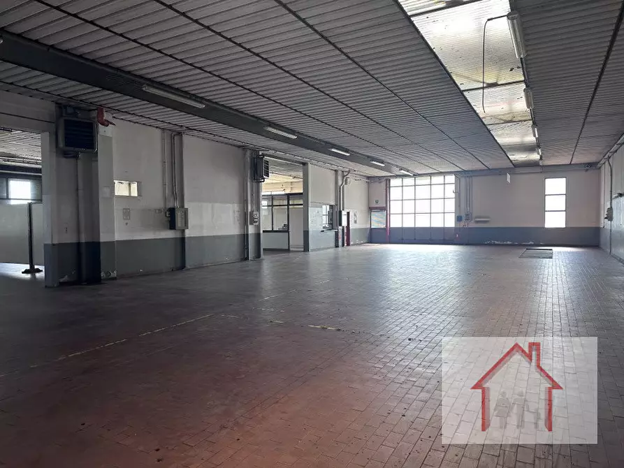 Immagine 11 di Capannone industriale in vendita  a Spresiano