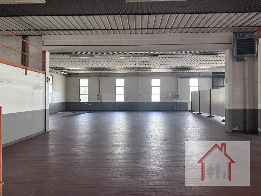 Immagine 12 di Capannone industriale in vendita  a Spresiano