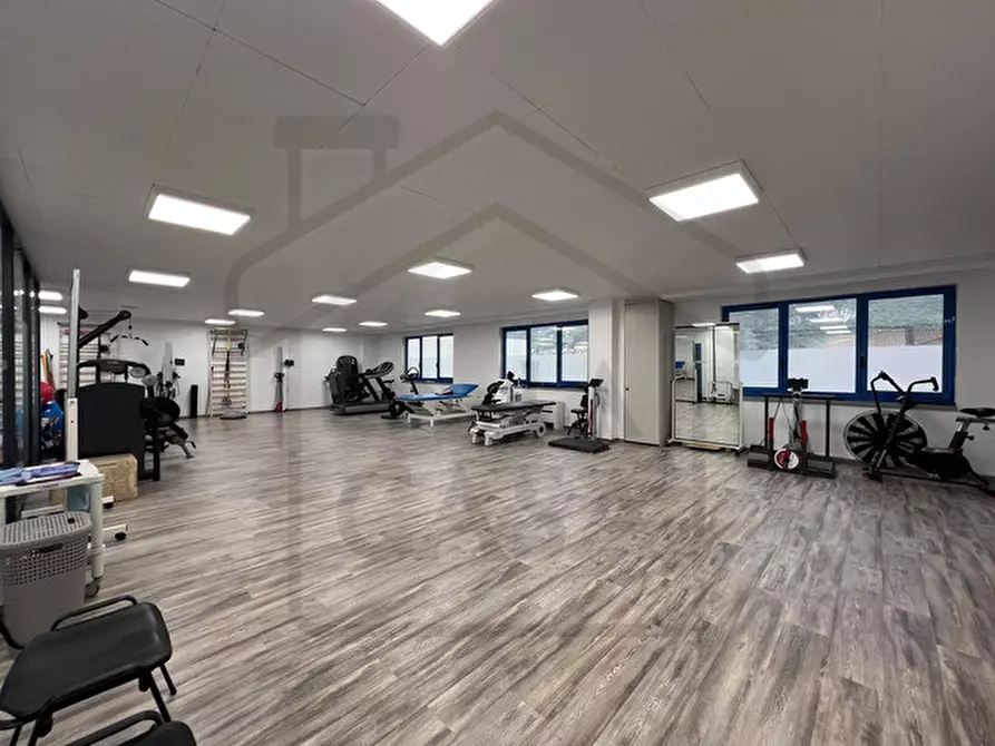 Immagine 2 di Negozio in vendita  in Via Tito Livio a Abano Terme