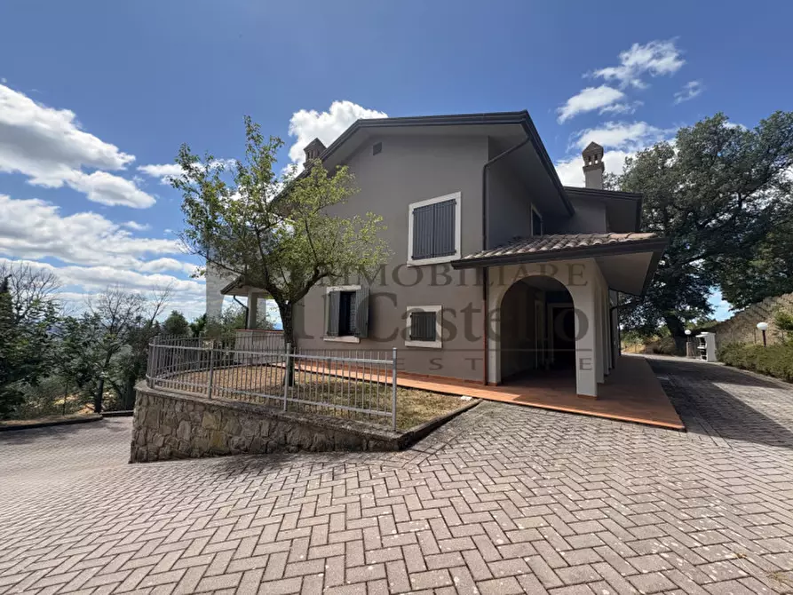 Immagine 3 di Villa in vendita  in trecine a Passignano Sul Trasimeno