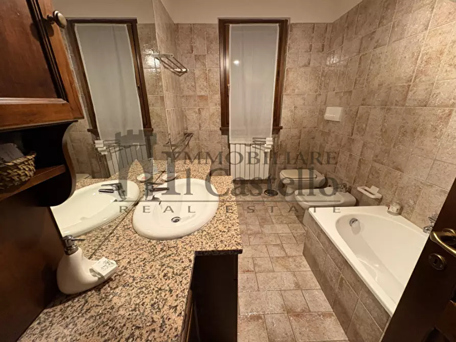 Immagine 30 di Villa in vendita  in trecine a Passignano Sul Trasimeno