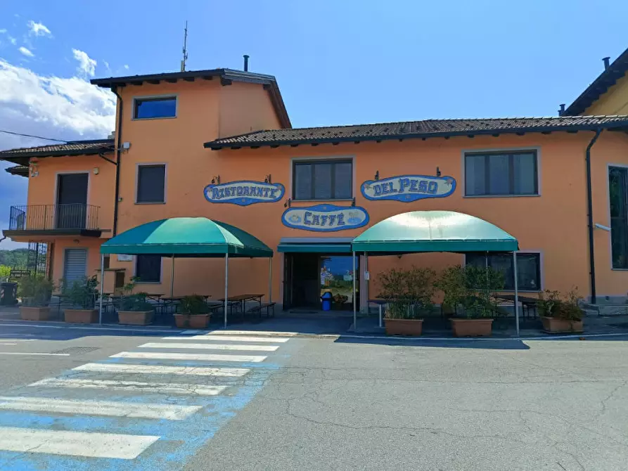 Immagine 1 di Attività commerciale in vendita  in Piazza Marconi   5 a Camino