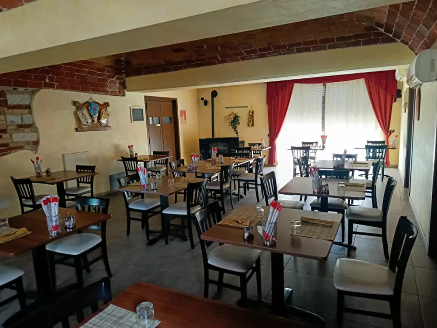 Immagine 3 di Attività commerciale in vendita  in Piazza Marconi   5 a Camino