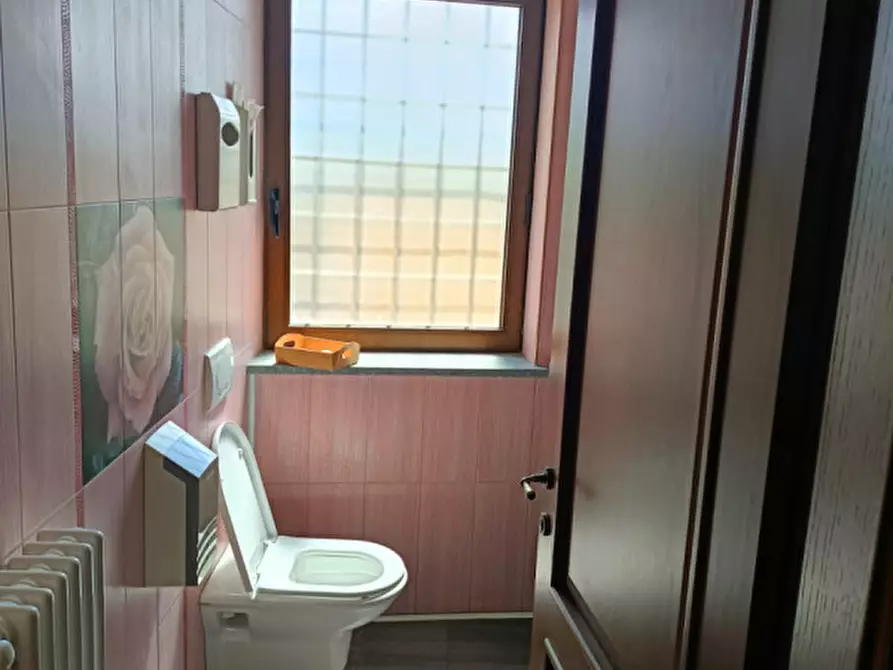 Immagine 11 di Attività commerciale in vendita  in Piazza Marconi   5 a Camino