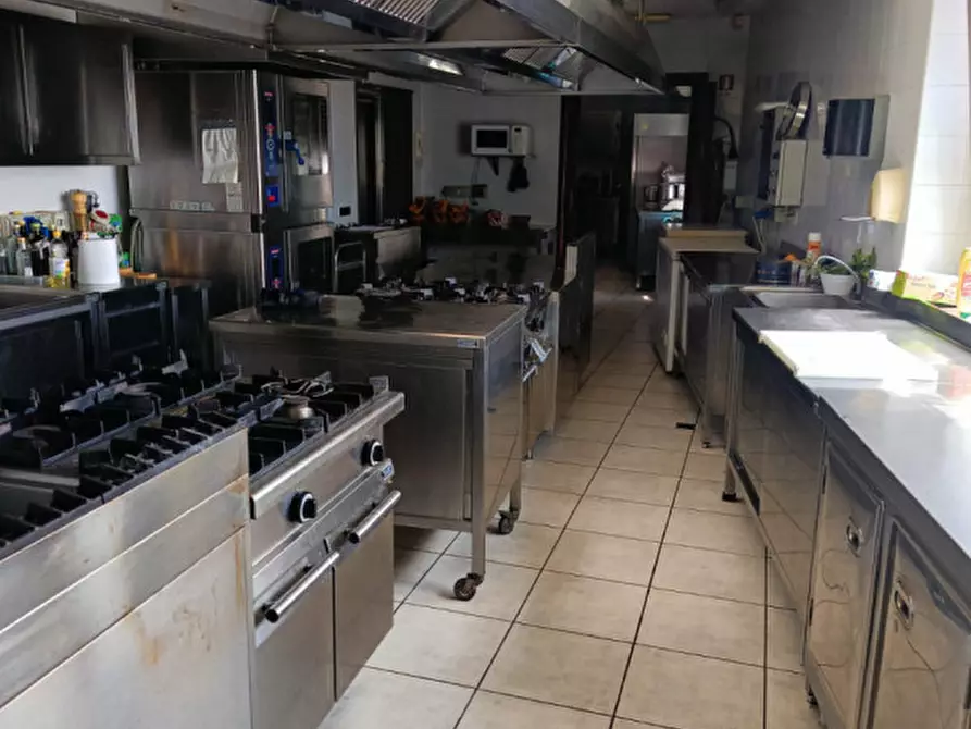 Immagine 25 di Attività commerciale in vendita  in Piazza Marconi   5 a Camino