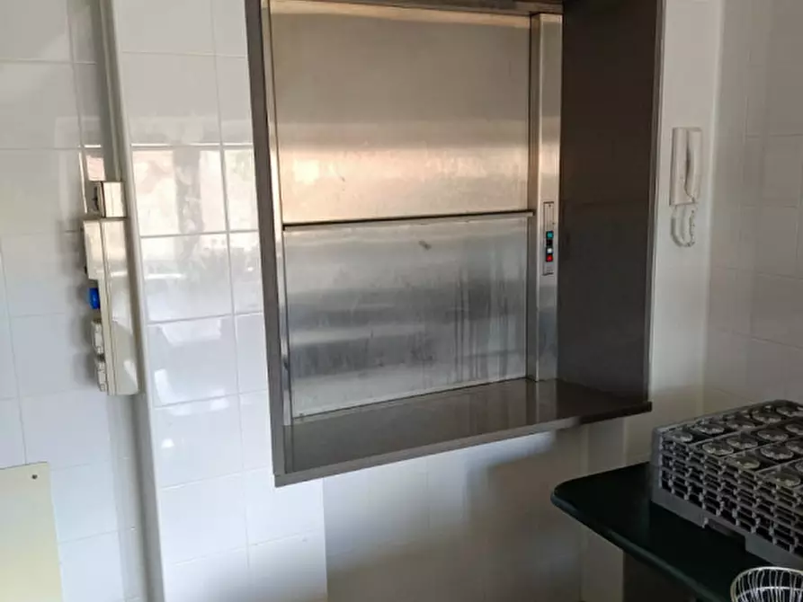 Immagine 27 di Attività commerciale in vendita  in Piazza Marconi   5 a Camino