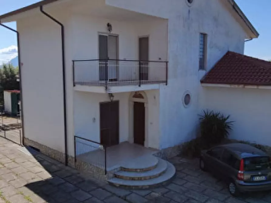 Immagine 1 di Villa in vendita  a Eboli