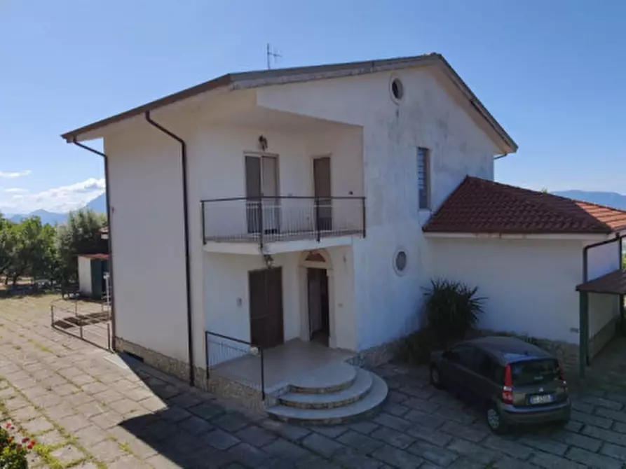 Immagine 2 di Villa in vendita  a Eboli