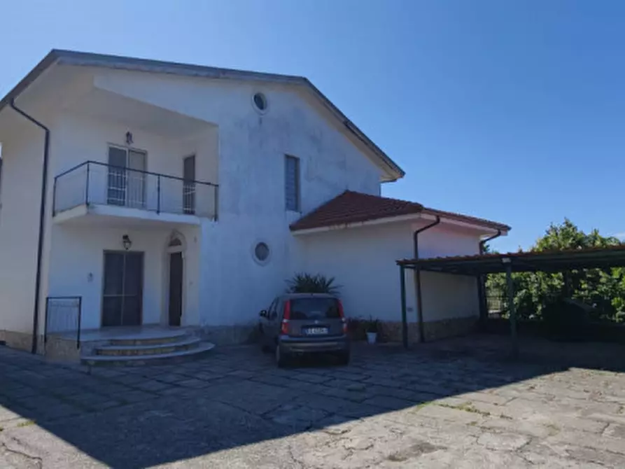 Immagine 10 di Villa in vendita  a Eboli