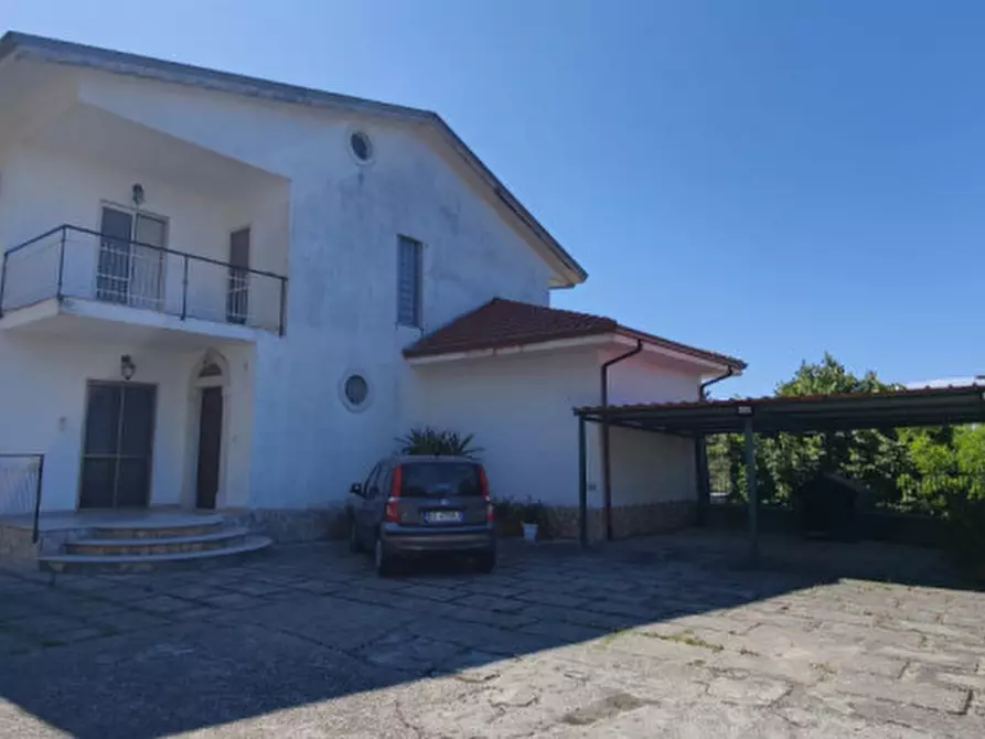 Immagine 11 di Villa in vendita  a Eboli