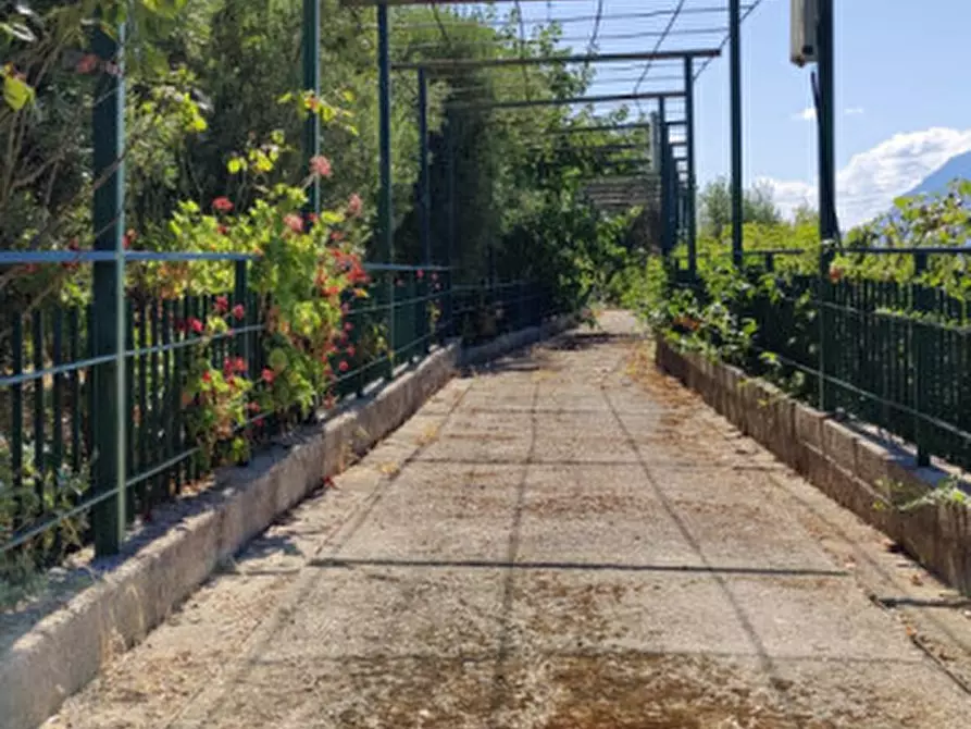 Immagine 21 di Villa in vendita  a Eboli