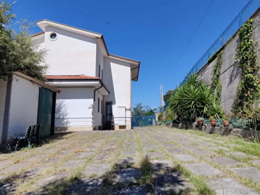 Immagine 24 di Villa in vendita  a Eboli