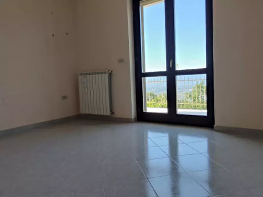 Immagine 50 di Villa in vendita  a Eboli