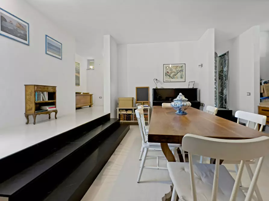 Immagine 3 di Villa in vendita  a Schio