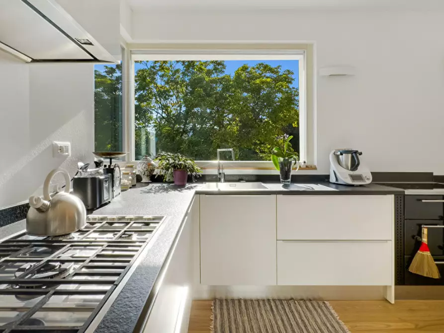 Immagine 8 di Villa in vendita  a Schio