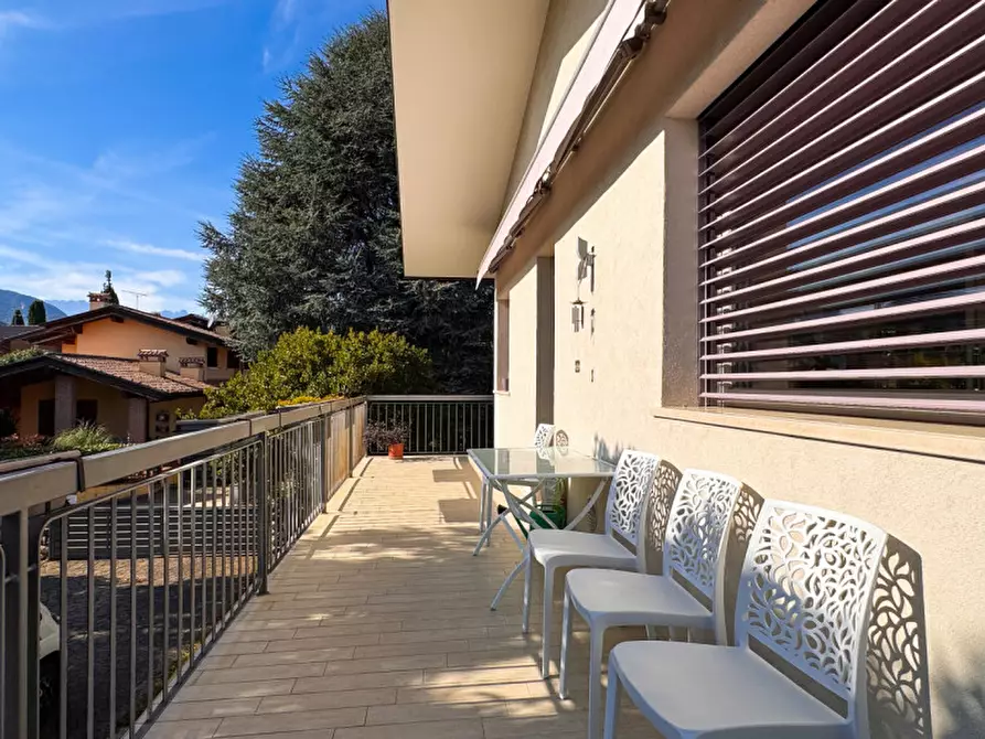 Immagine 10 di Villa in vendita  a Schio