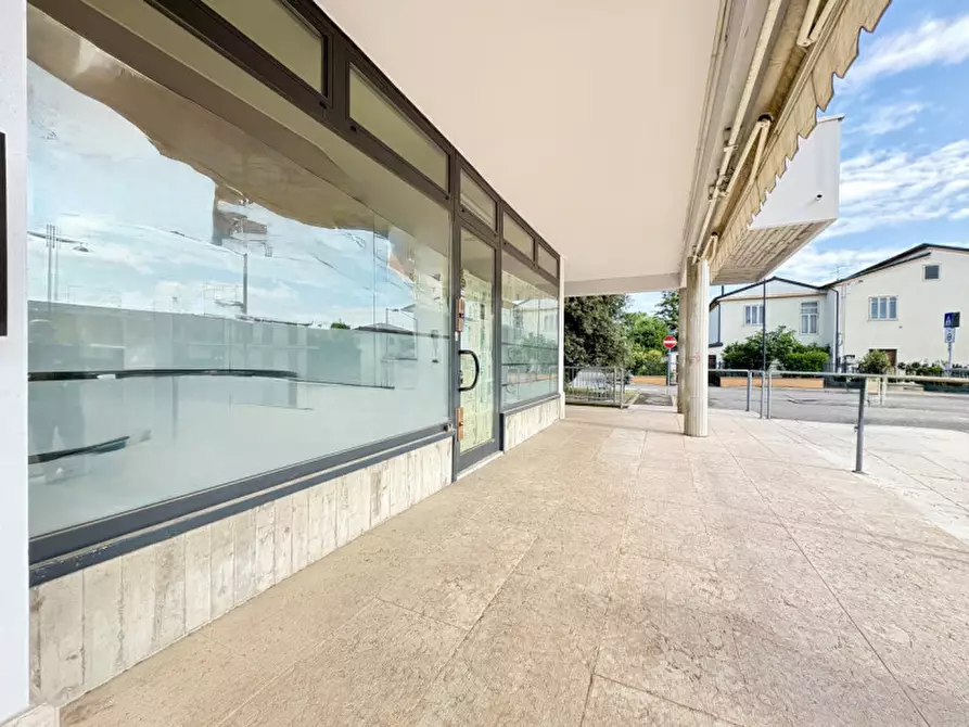 Immagine 1 di Negozio in vendita  in piazza San Giovanni Battista a San Bonifacio