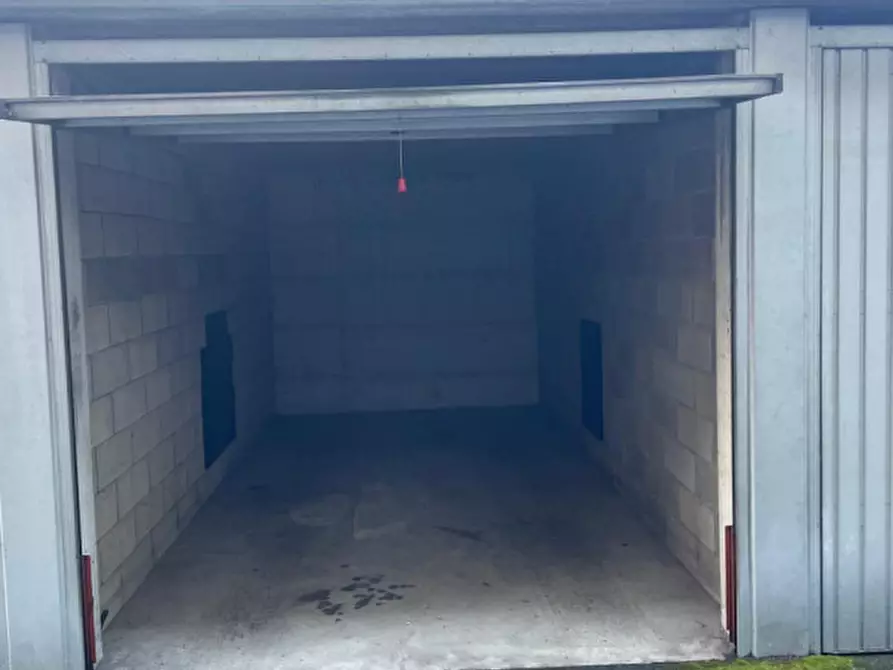 Immagine 2 di Garage in vendita  in Via Pier Giorgio Frassati 22 a Settimo Torinese