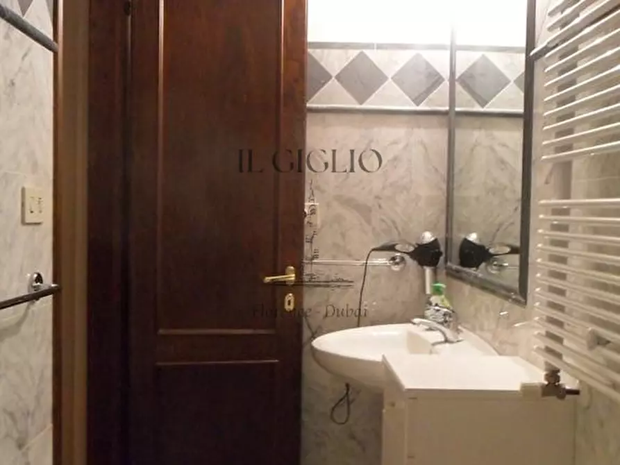 Immagine 13 di Appartamento in vendita  in Via del Leone a Firenze