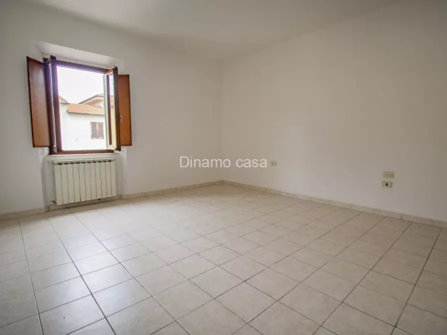 Immagine 5 di Appartamento in vendita  a Prato