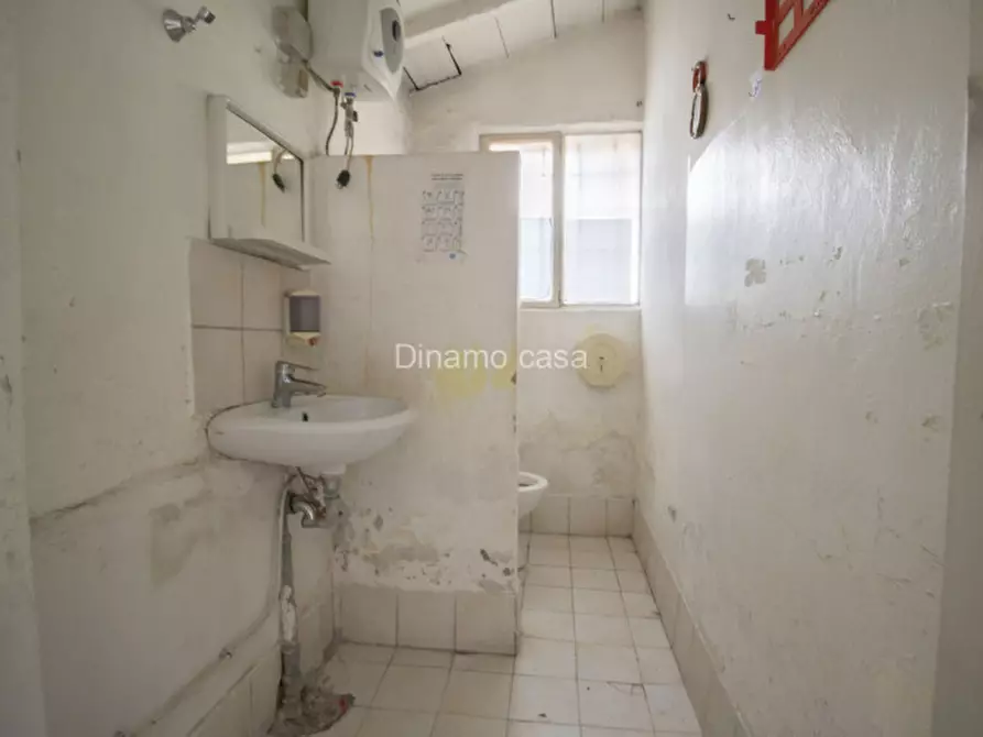 Immagine 10 di Appartamento in vendita  a Prato