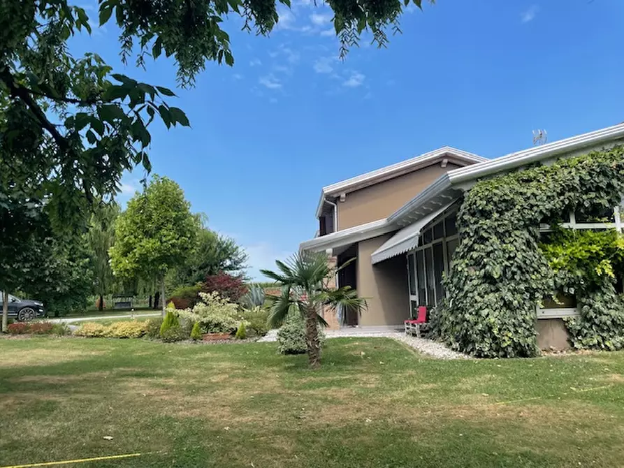 Immagine 3 di Bed & Breakfast in vendita  a Correzzola