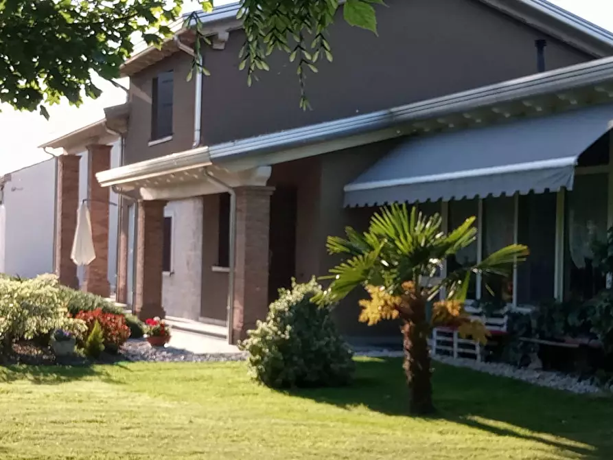 Immagine 5 di Bed & Breakfast in vendita  a Correzzola