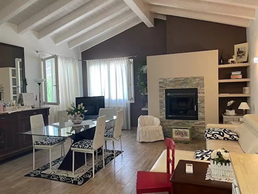 Immagine 11 di Bed & Breakfast in vendita  a Correzzola