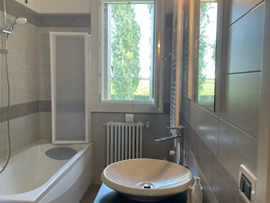 Immagine 14 di Bed & Breakfast in vendita  a Correzzola