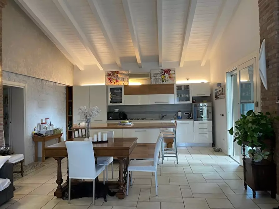 Immagine 20 di Bed & Breakfast in vendita  a Correzzola