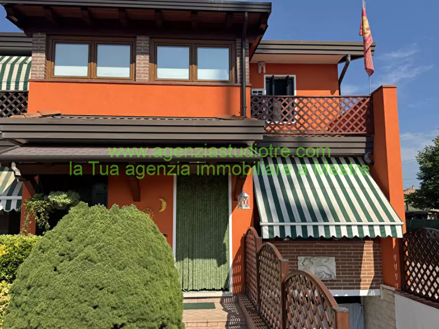 Immagine 4 di Villetta a schiera in vendita  in Via Daniele Comboni 50 a Venezia