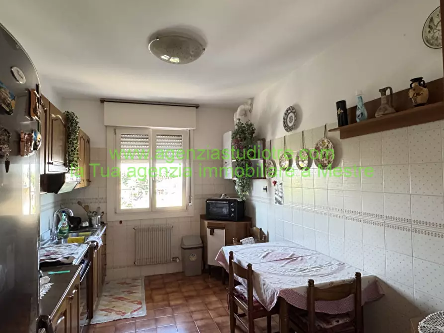 Immagine 6 di Appartamento in vendita  in Via Amedeo Modigliani a Venezia