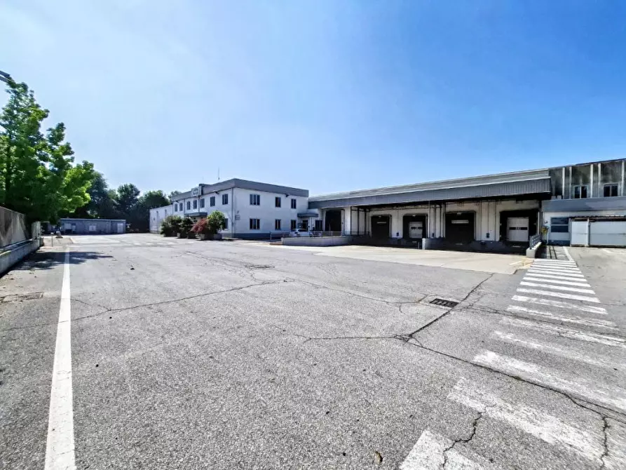 Immagine 1 di Capannone industriale in vendita  in Via Bagnarolo, Gadesco-Pieve Delmona CR, Italia a Vescovato