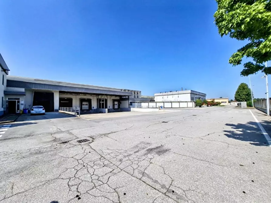 Immagine 2 di Capannone industriale in vendita  in Via Bagnarolo, Gadesco-Pieve Delmona CR, Italia a Vescovato