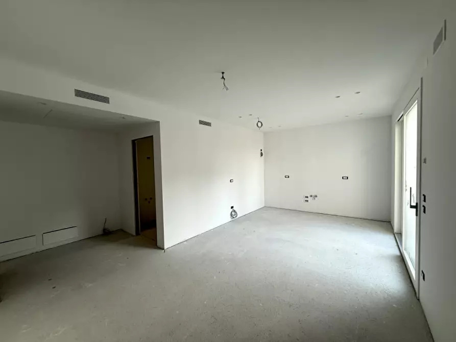 Immagine 10 di Appartamento in vendita  in Via Giacomo Puccini a Castelfranco Veneto