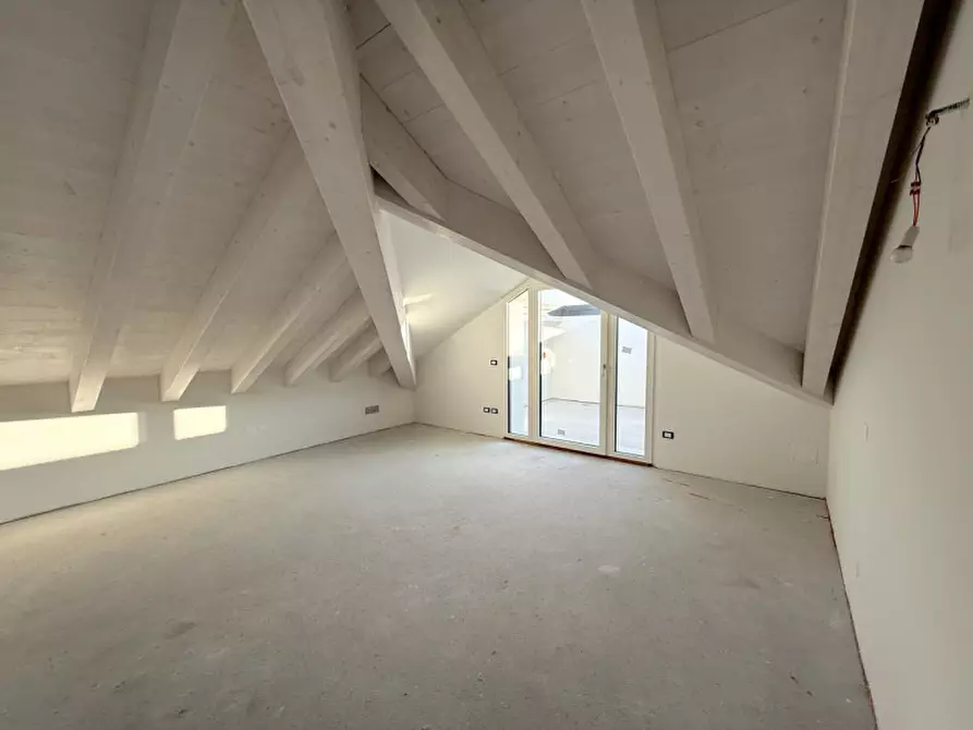 Immagine 18 di Appartamento in vendita  in Via Giacomo Puccini a Castelfranco Veneto