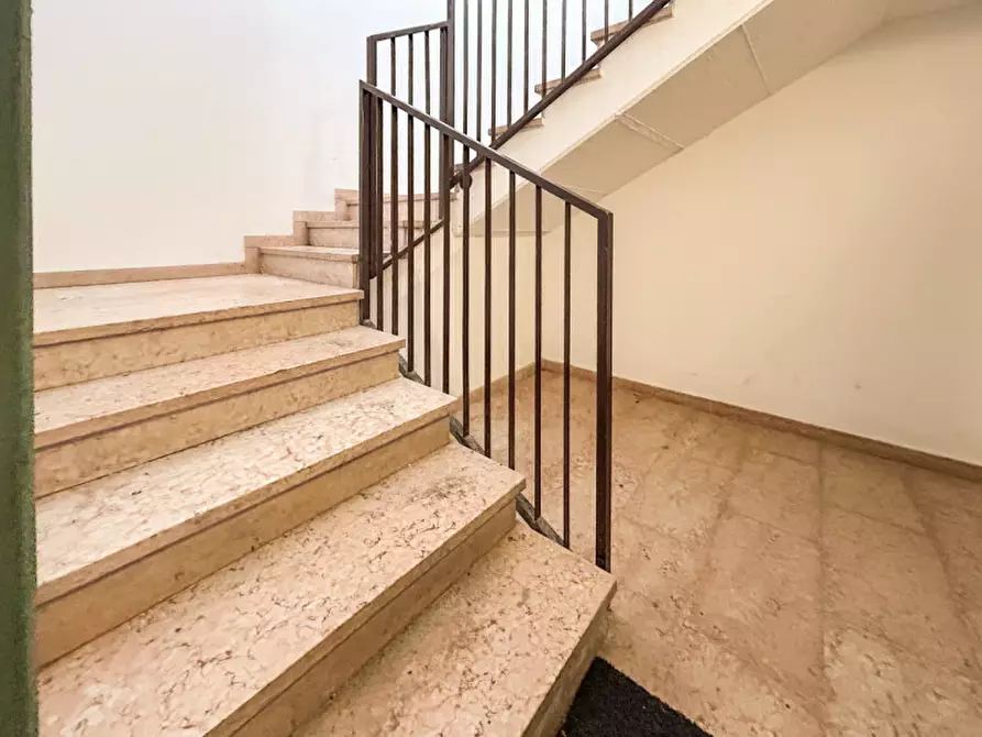 Immagine 15 di Magazzino in vendita  in Piazza Della Repubblica a Costermano sul Garda