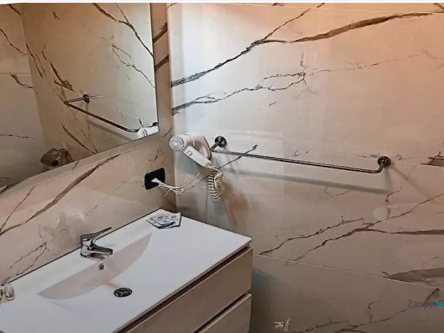 Immagine 3 di Appartamento in affitto  in Via San Attanasio a Napoli