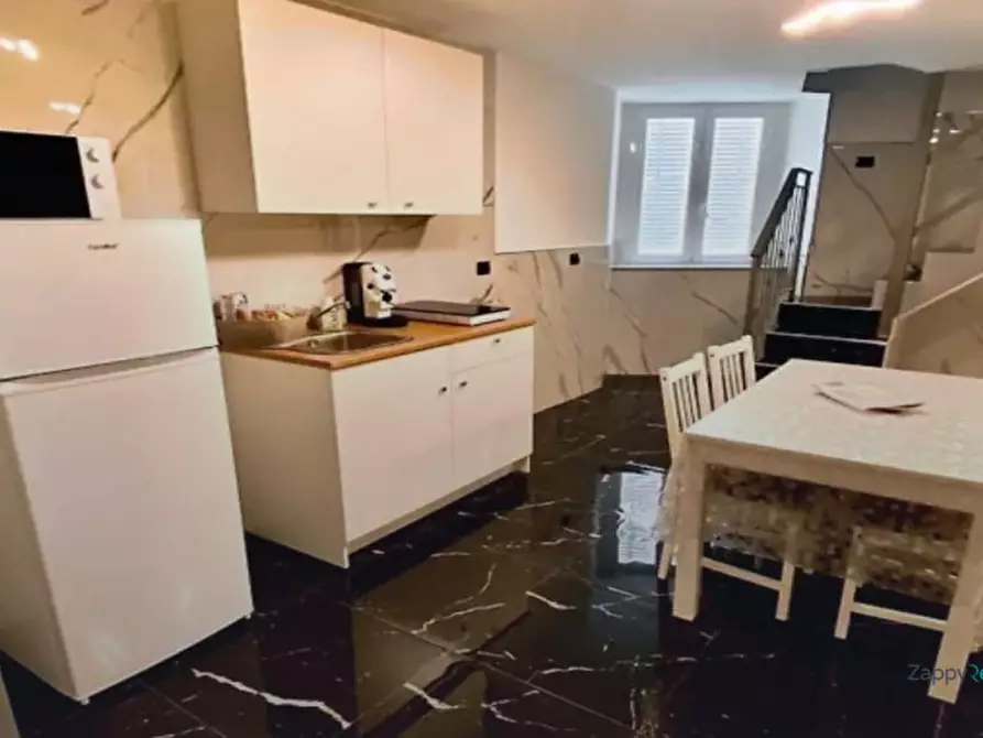 Immagine 4 di Appartamento in affitto  in Via San Attanasio a Napoli