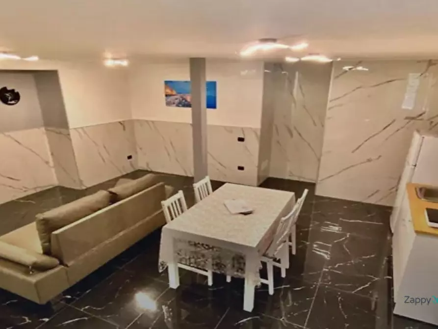 Immagine 6 di Appartamento in affitto  in Via San Attanasio a Napoli