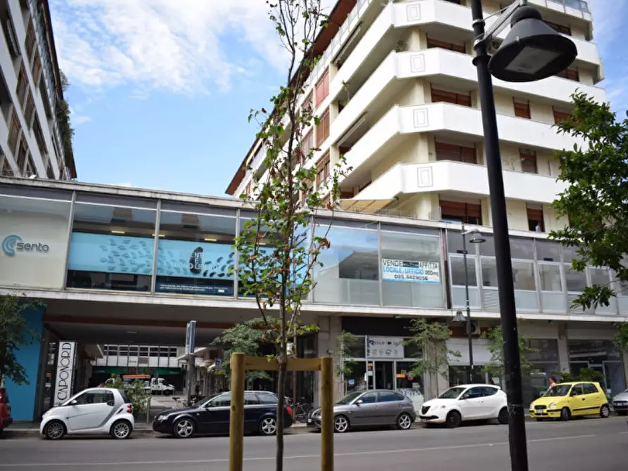 Immagine 2 di Ufficio in vendita  in Corso Vittorio Emanuele II, 136 a Pescara