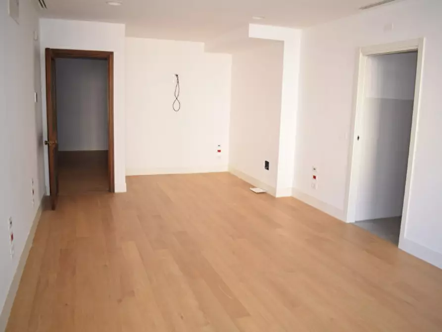Immagine 4 di Ufficio in vendita  in Corso Vittorio Emanuele II, 136 a Pescara