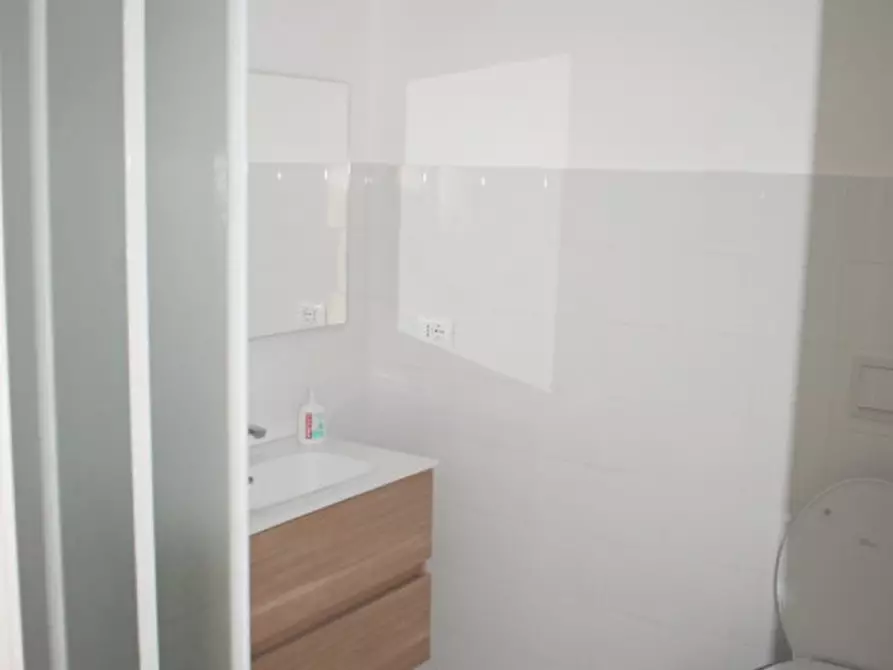 Immagine 9 di Ufficio in vendita  in Corso Vittorio Emanuele II, 136 a Pescara