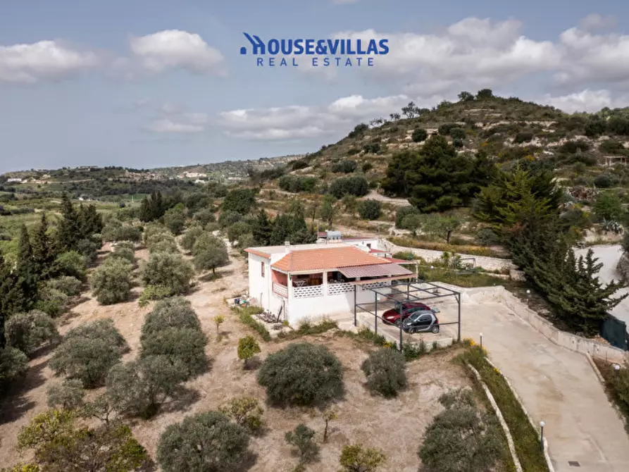Immagine 4 di Villa in vendita  in mammanelli a Avola