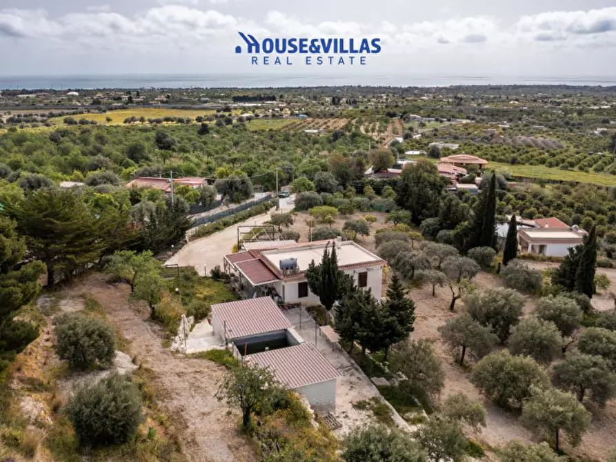 Immagine 5 di Villa in vendita  in mammanelli a Avola