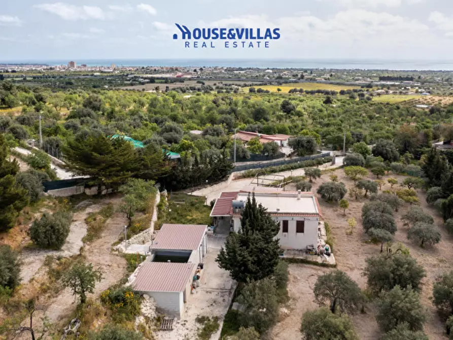 Immagine 6 di Villa in vendita  in mammanelli a Avola