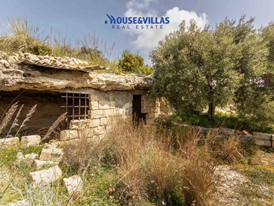 Immagine 11 di Villa in vendita  in mammanelli a Avola