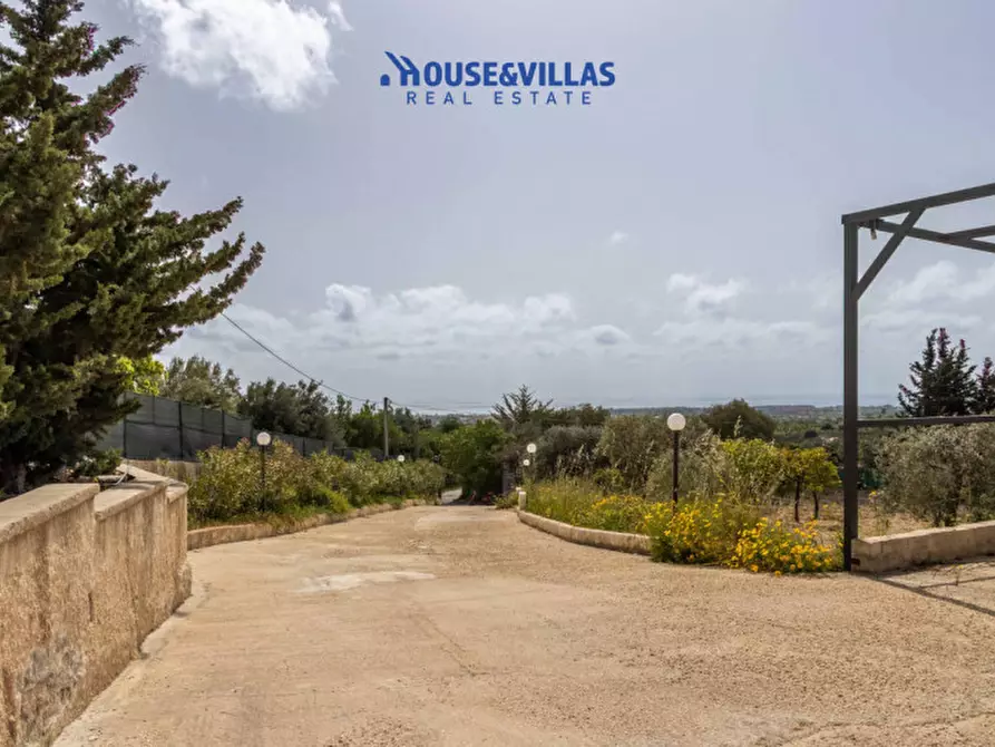 Immagine 14 di Villa in vendita  in mammanelli a Avola