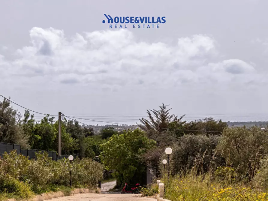 Immagine 15 di Villa in vendita  in mammanelli a Avola